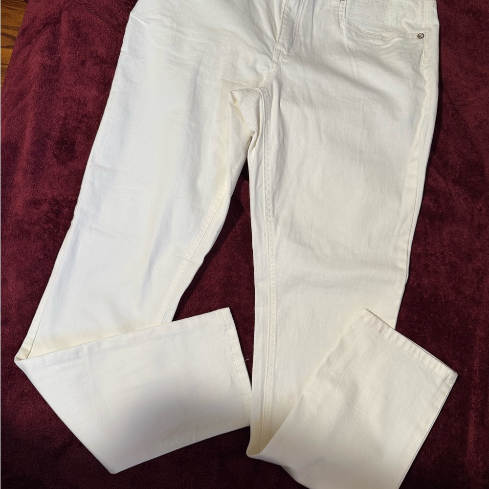 Elegant Women's Cream Straight Leg Jeans